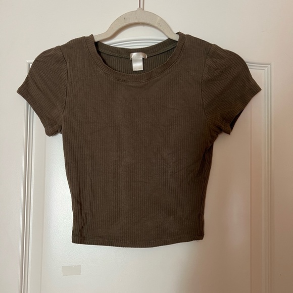 Olive green short sleeved crop top - Picture 1 of 2